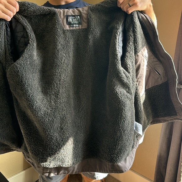 Women's light gray/purple -ish Carhartt coat, says size 1X but feels smaller - Picture 5 of 7